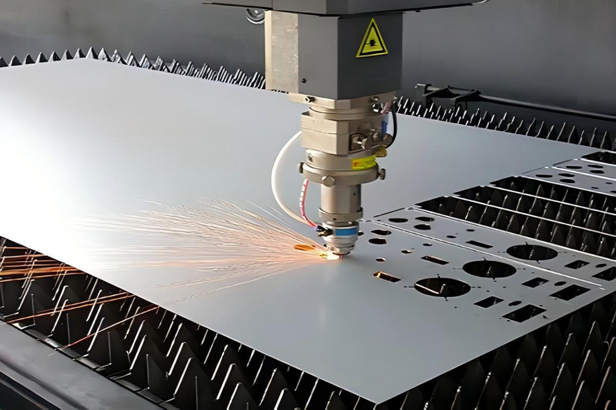 02-our-tecnologies-aurea-capital-arab-united-emirates-sheet-metal-working 02-our-tecnologies-aurea-capital-arab-united-emirates-sheet-metal-working